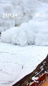 Une caméra de surveillance a filmé un impressionnant phénomène naturel en Chine. Dans les montagnes du Kunlun, une avalanche massive a englouti toute une vallée.
