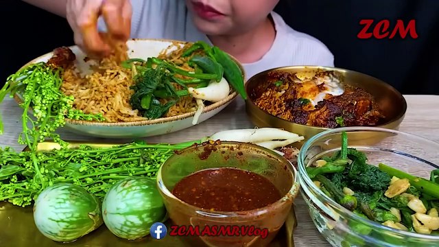 Fried Fish Curry, Spicy Fish Paste, Stir Fried Spinach With Garlic, Fresh Veggies _ MUKBANG SOUNDS _