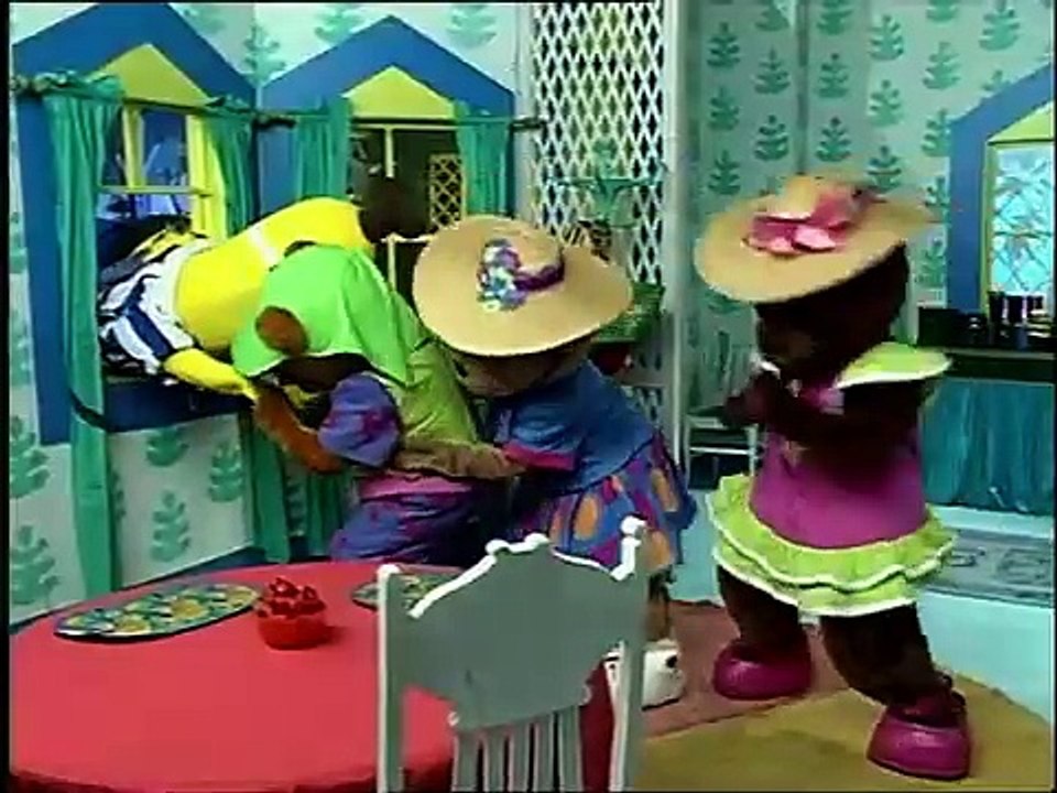 Bananas in Pyjamas - Ep. 286 - Stuck Inside (2005)