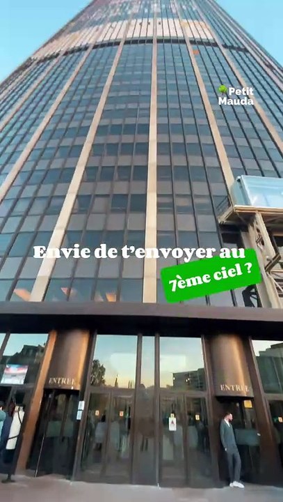 L’endroit idéal pour un date  🌆  Direction la Tour Montparnasse pour une vue spectaculaire sur la ville !   Des panoramas incroyables, des photos à couper le souffle et une expérience unique pour découvrir Paris sous un autre angle. À ne pas manquer lors