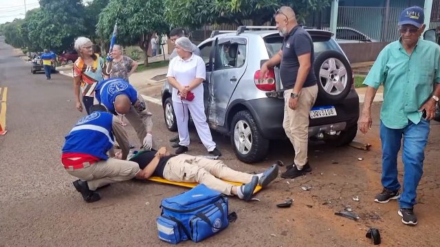 Motociclista fica ferido ao se envolver em acidente de trânsito no Jardim Clarito