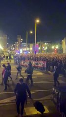 La afición del Brest hace ruido antes de llegar a Montjuïc