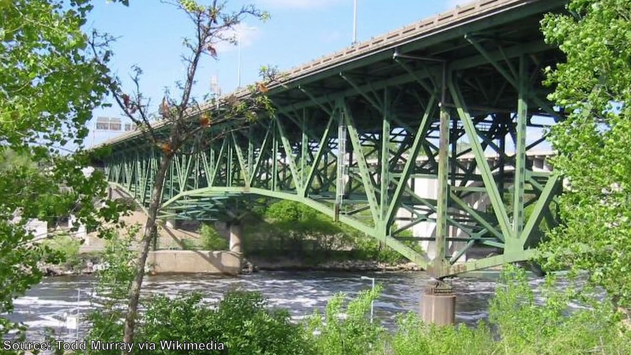The I-35W Bridge Failure | A Short Documentary | Fascinating Horror