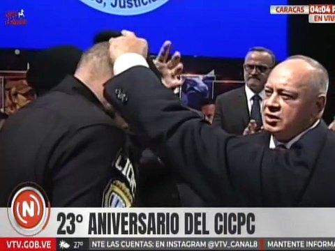 Vpdte. Sectorial Diosdado Cabello impone condecoración Orden Honor al Mérito a funcionarios del Cicpc