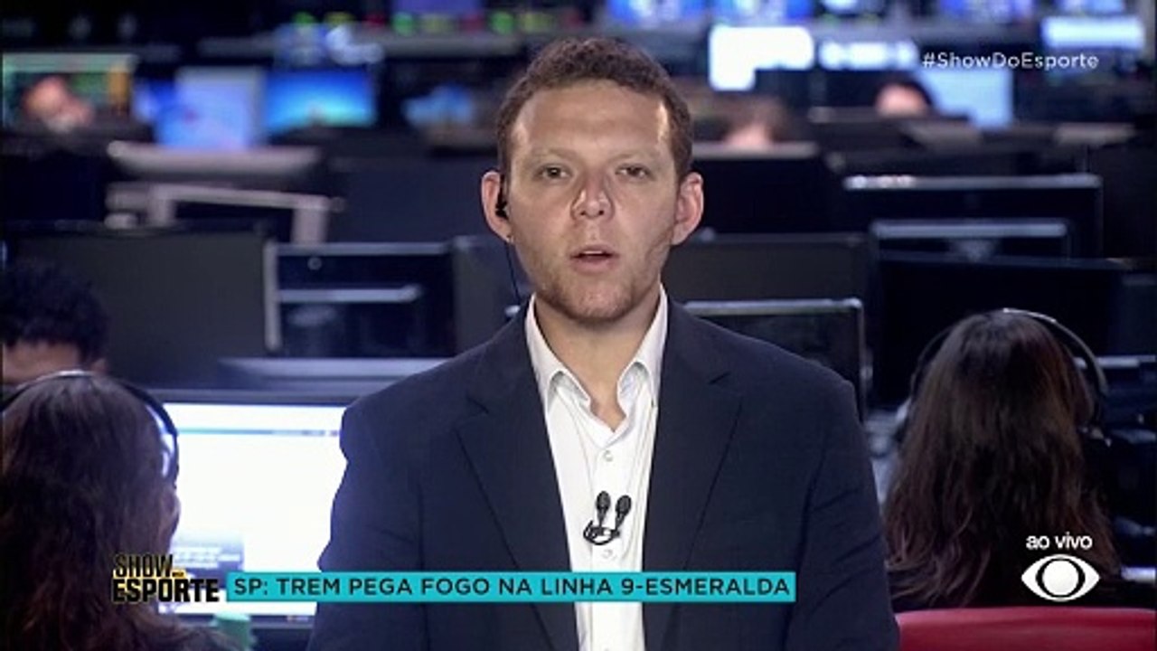 Trem pega fogo na Linha 9-Esmeralda em São Paulo