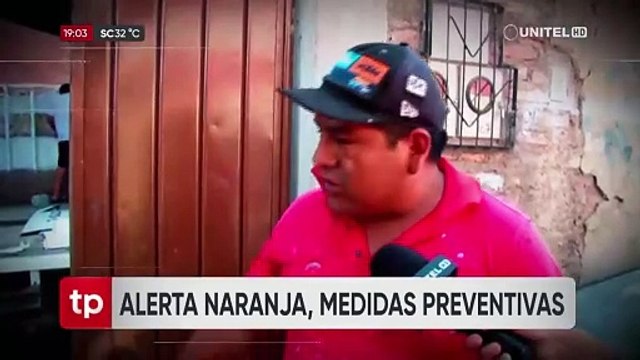 Vecinos instalan barricadas y muros de contención ante riesgo de inundaciones al sur de Cochabamba