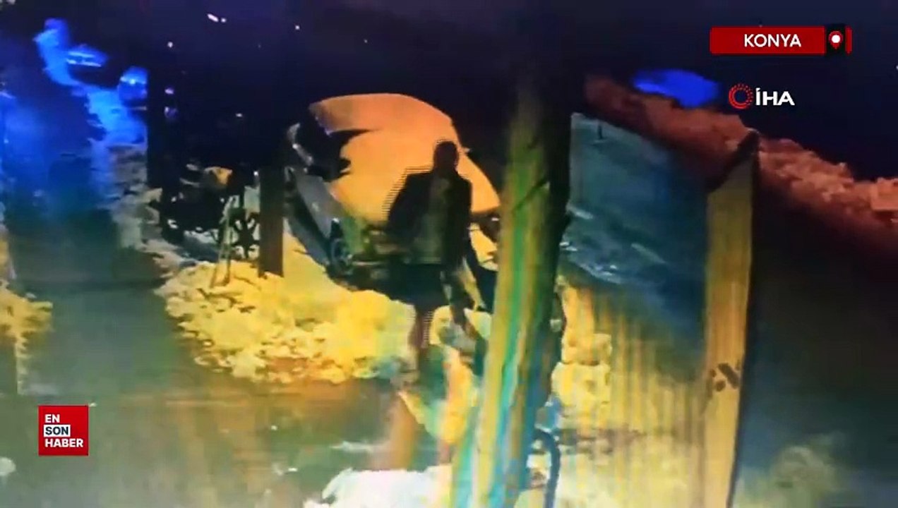 Konya'da cadde ortasında ateş edip yaraladı: Olay anı kameraya yansıdı