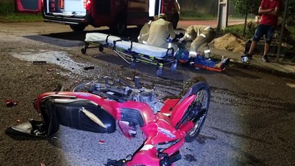 Jovem fica ferido após colidir Biz com Megane no Brasmadeira