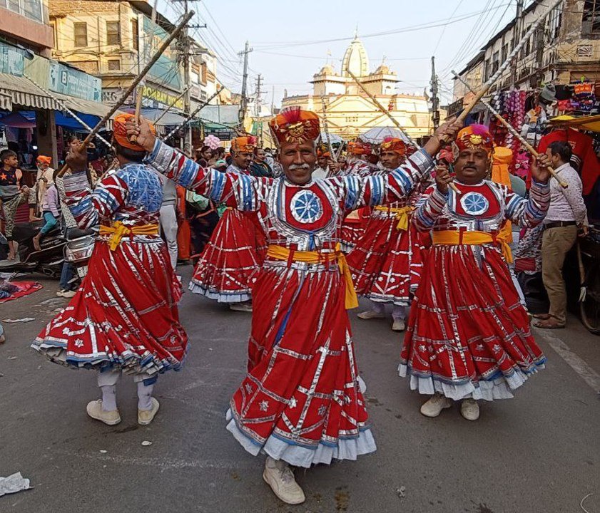 शोभायात्रा में दिखी लोक संस्कृति की झलक, देखें...