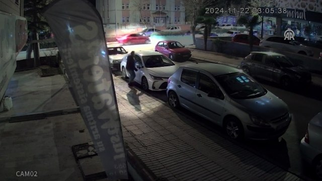 Park halindeki 10 araca saldırı anının görüntüleri ortaya çıktı