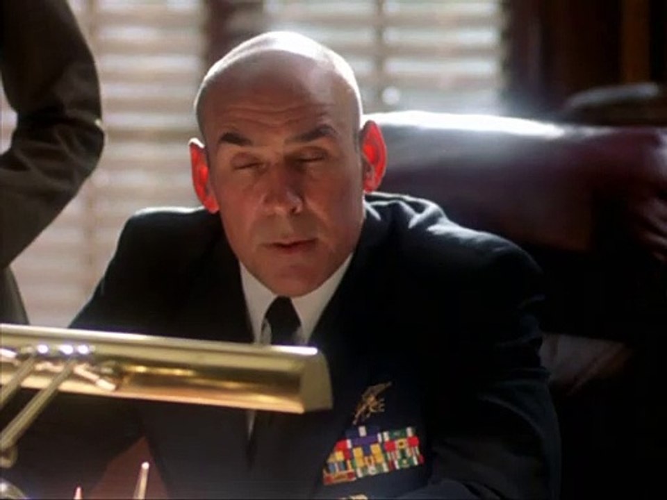 S03E12 - Mord im Hangar