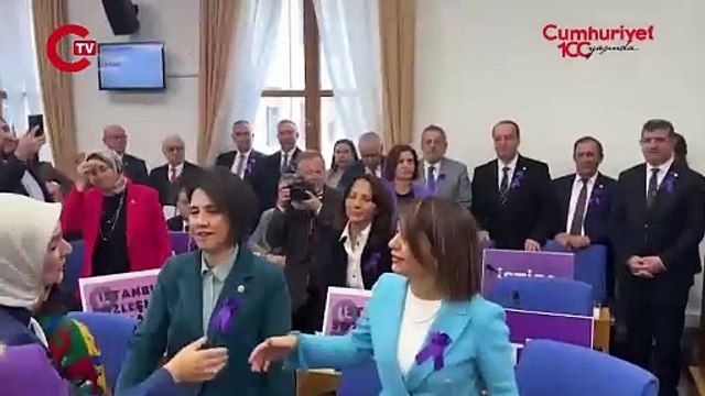 Plan ve Bütçe Komisyonu, Aile ve Sosyal Hizmetler Bakanlığı bütçe görüşmelerinde kadın vekillerden kefenli protesto