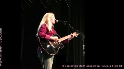 LEAVING THE NEST, une chanson de MIRTHE,concert 2021, guitare-voix, Flers 61, France