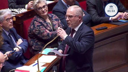 Le ministre de la Pêche répond sur un naufrage de migrants, la gauche s'indigne