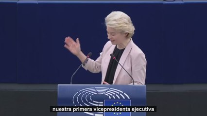 Von der Leyen elogia a Ribera, que es aplaudida en la Eurocámara