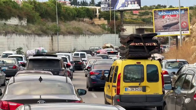 آلاف النازحين في لبنان يعودون بعد وقف إطلاق النار بين إسرائيل وحزب الله