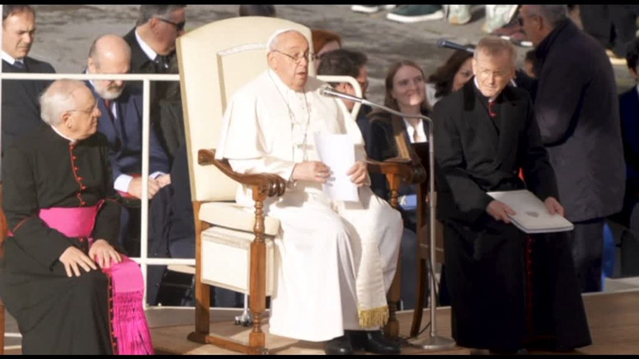 Il Papa: preghiamo per martoriato popolo ucraino, sarà inverno duro