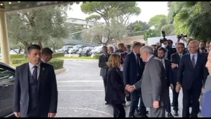 Meloni a Med Dialogues, rapida stretta di mano con Tajani