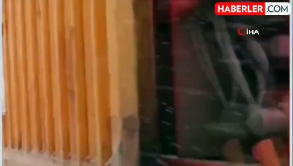 Van'da Kar ve Buz Dolu Yol Şartları, Uçak Seferlerini İptal Etti