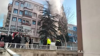 Mahalleyi havaya uçurmakla tehdit etmişti... Ateşe verdiği evinde öldü