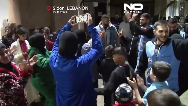 تصاویری از شادمانی و رقص لبنانی‌ها با اعلام آتش‌بس اسرائیل و حزب‌الله