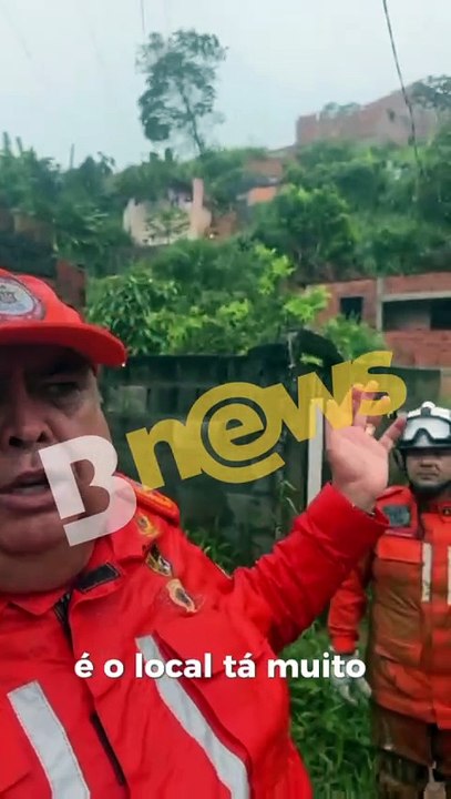Bombeiros encontram corpo de vítima de deslizamento na Saramandaia