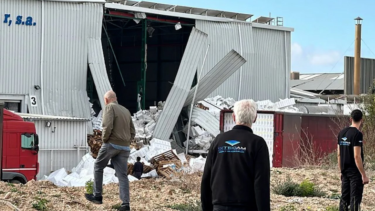 Tres trabajadores muertos y tres heridos graves en la explosión de una caldera en Ibi (Alicante)