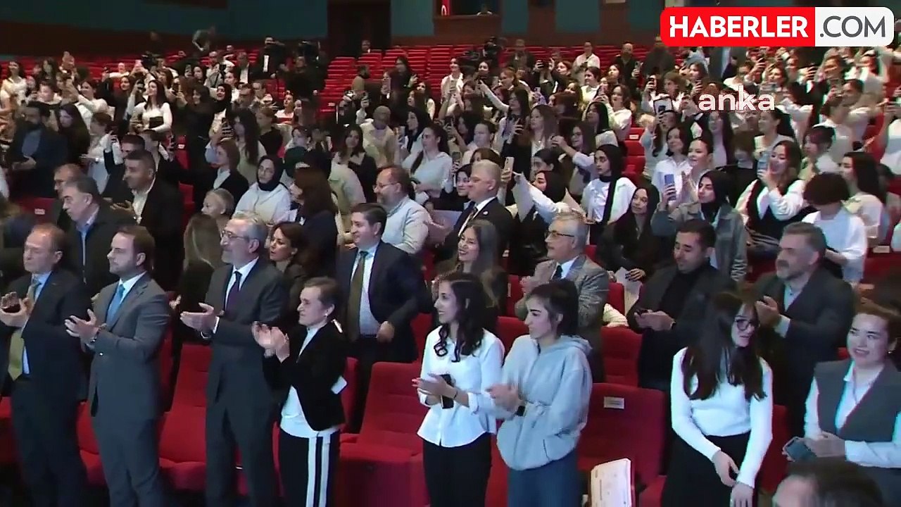 İmamoğlu: Eşitliği, Demokrasiyi Sağladığımız Zaman Cumhuriyet'i Çok Güçlü Hale Getirebiliriz