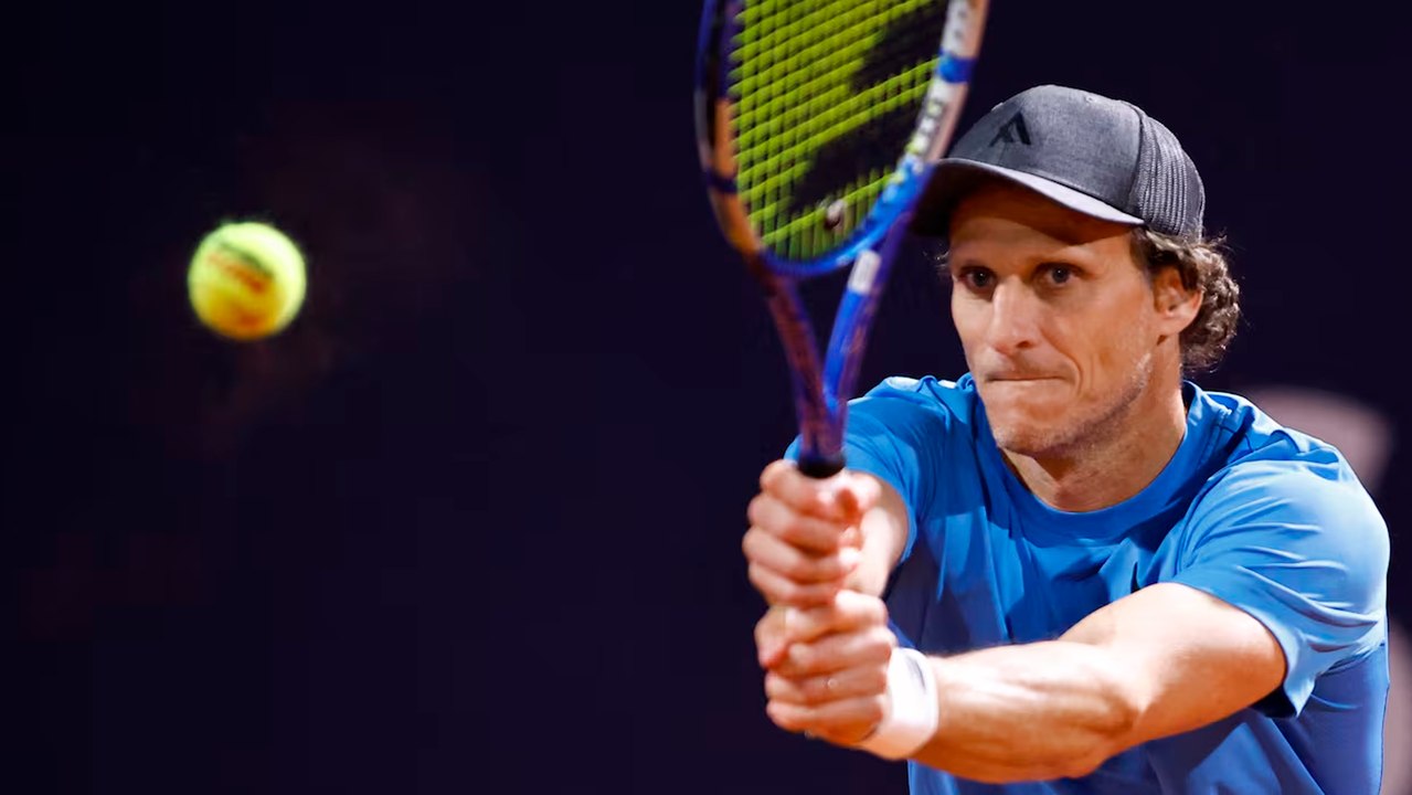 Diego Forlán debuta a los 45 años en el tenis profesional