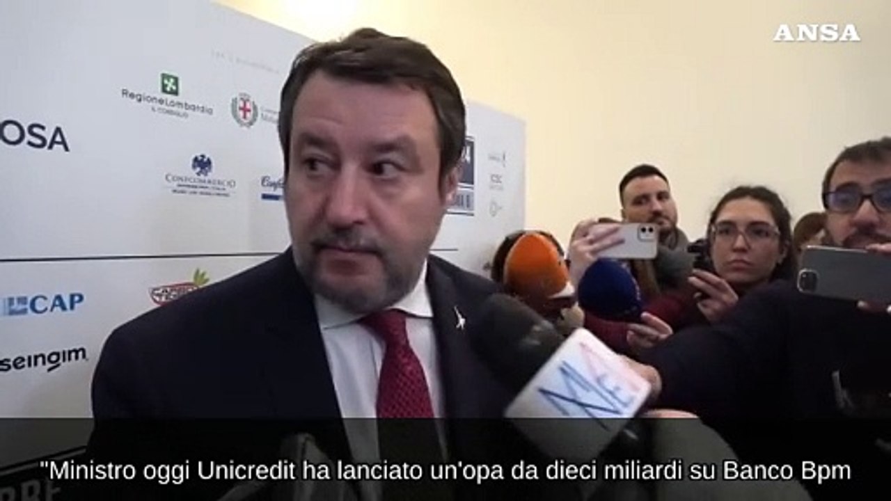 Salvini: "Non vorrei che qualcuno voglia fermare Bpm-Mps"