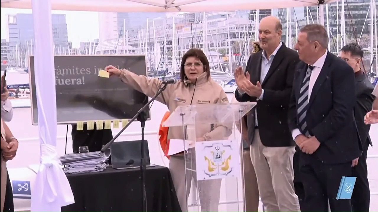"Trámites inútiles, ¡afuera!": Bullrich imitó a...