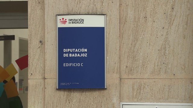 La juez llama a declarar como imputados al hermano de Sánchez y al líder del PSOE extremeño