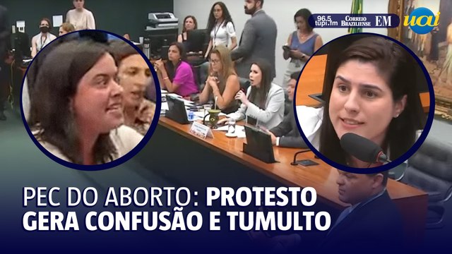 Ativistas protestam contra PEC do Aborto durante sessão na Câmara