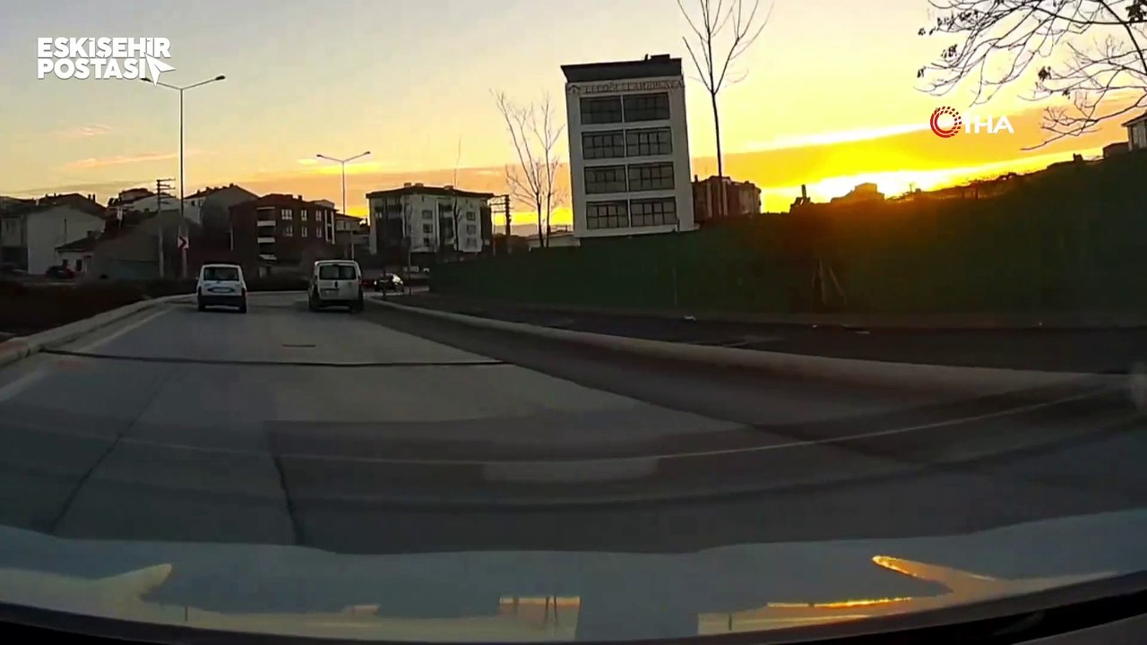 Eskişehir'de saniye saniye kaydedildi: Şans eseri kurtuluş!