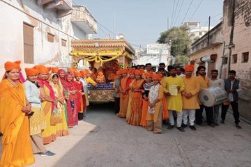 मां गायत्री दिव्या ज्योति कलश यात्रा का स्वागत
