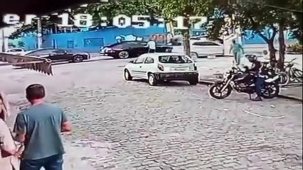 Seguranças do pastor Sila Malafaia reagem a assalto, no Rio