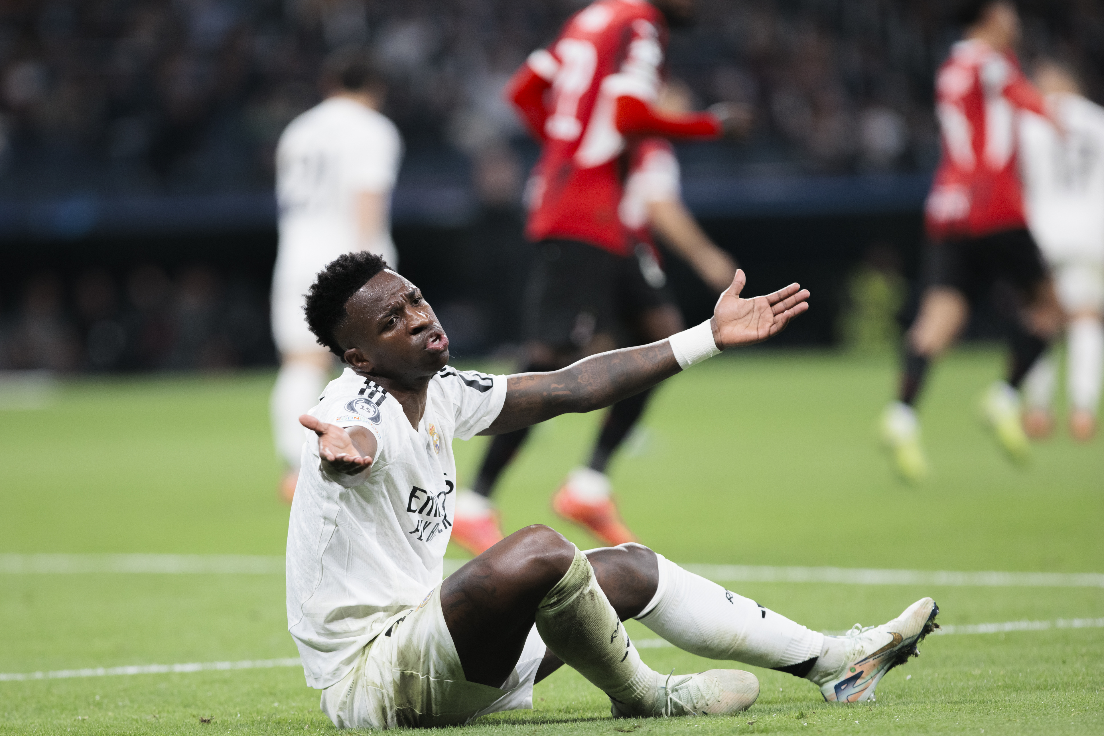 Revelan a Vinicius su origen