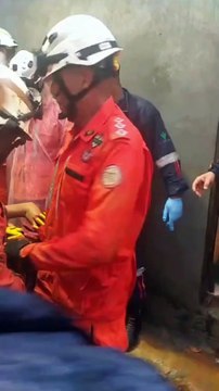 Quarta vítima de soterramento na Saramandaia é resgatada pelo Corpo de Bombeiros