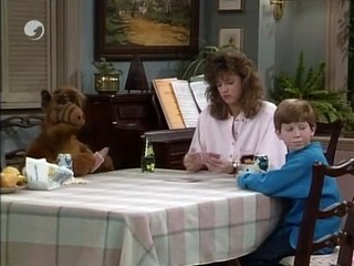 ALF 02x17, Alguien que me Cuide (parte 1)