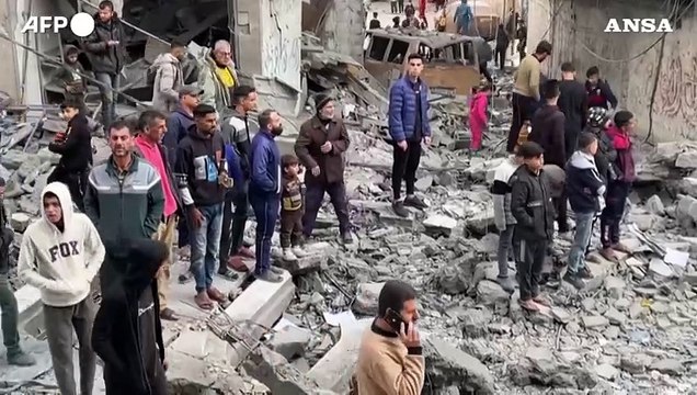 Gaza, Nuseirat: la moschea di Al-Qassam semi-distrutta dopo un raid israeliano