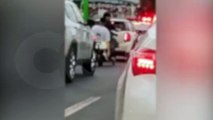 Jovens desafiam leis de trânsito em motocicleta elétrica no Centro de Cascavel