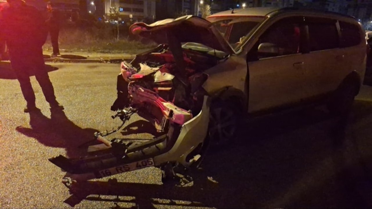 İşçi servisi otomobille çarpıştı: Yaralılar var