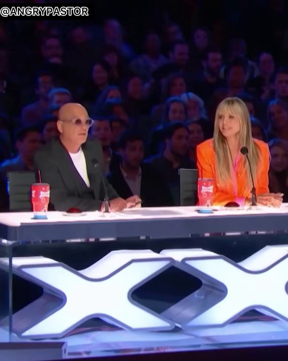 **The Great Magician – Witness Mesmerizing Tricks, Astonishing Illusions, and Mind-Blowing Performances! A Magical Journey That Will Leave You Spellbound!**