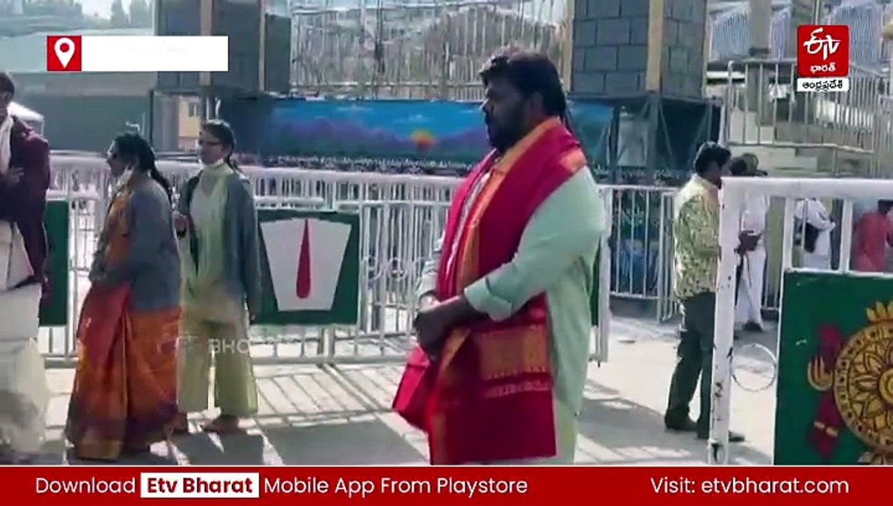 తిరుమల శ్రీవారి ఆలయం ముందు వంశీధర్‌రెడ్డి హల్‌చల్‌