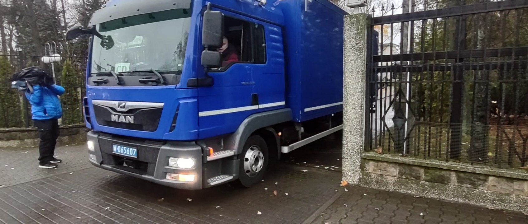 Rosjanie opuszczają konsulat w Poznaniu