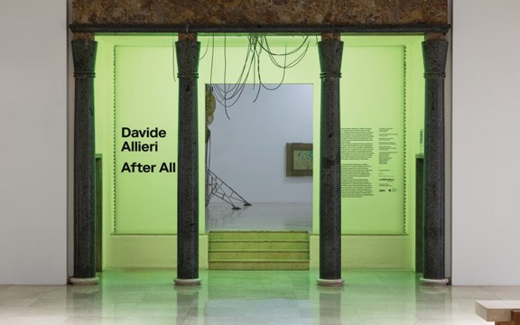 La fine del mondo si fa arte: la mostra After All” di Davide Allieri, in Triennale Milano