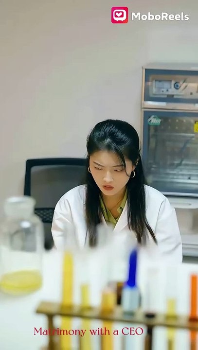 Leyla, who has only a high school diploma, is limited to working as a cleaner, but she unexpectedly spent the night with Colton, the company president. Colton mistakenly believed that the woman he had been with was Elaine and decided to take responsibilit