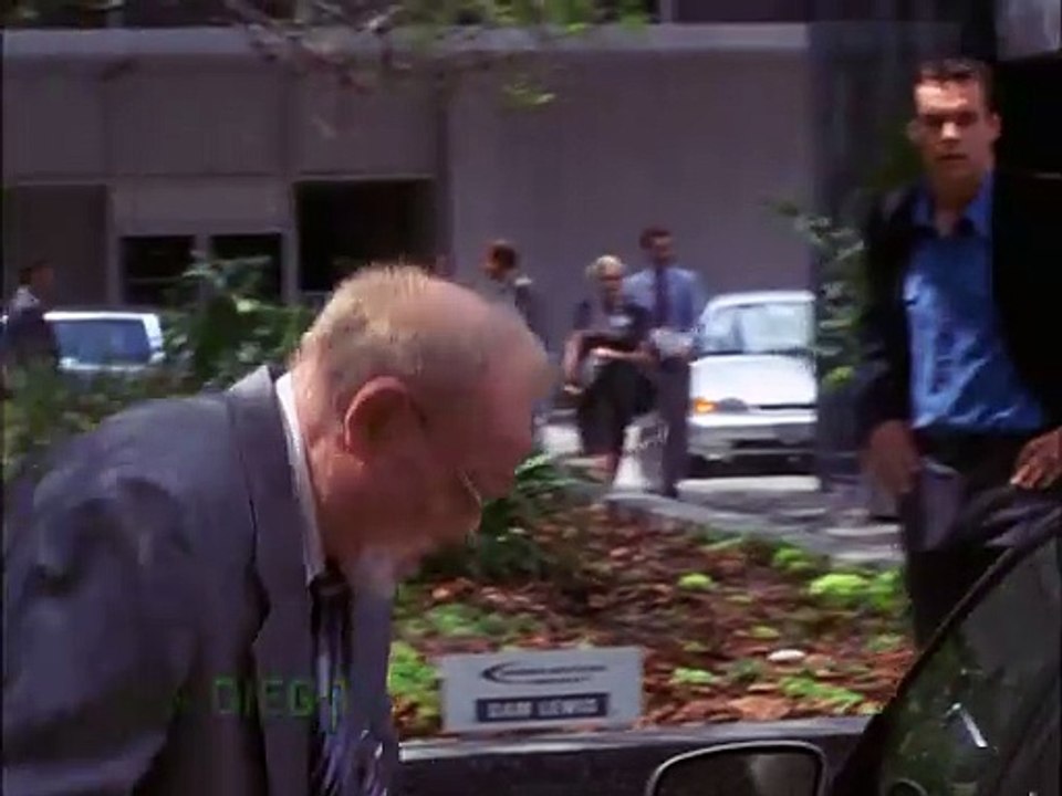 S03E24 - Liebesgruesse nach Moskau Teil 1