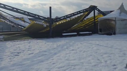 인천 왕길동서 풋살장 천막 무너져..."복구 작업 막막" / YTN