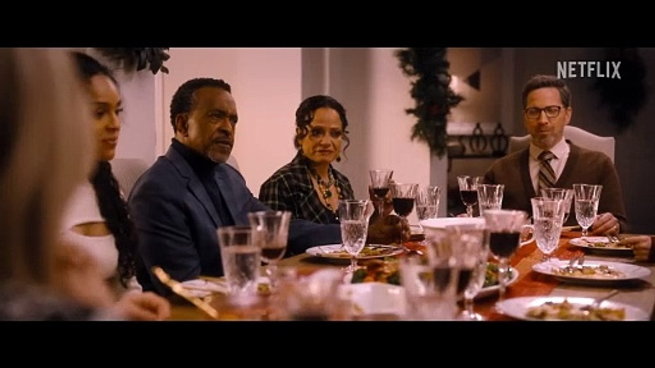 Bande-annonce Our Little Secret / Vous n'aimez pas les films de Noël ? Lindsay Lohan sait pourtant que vous allez adorer Our Little Secret qui est totalement différent : "C'est un film plus centré sur..."